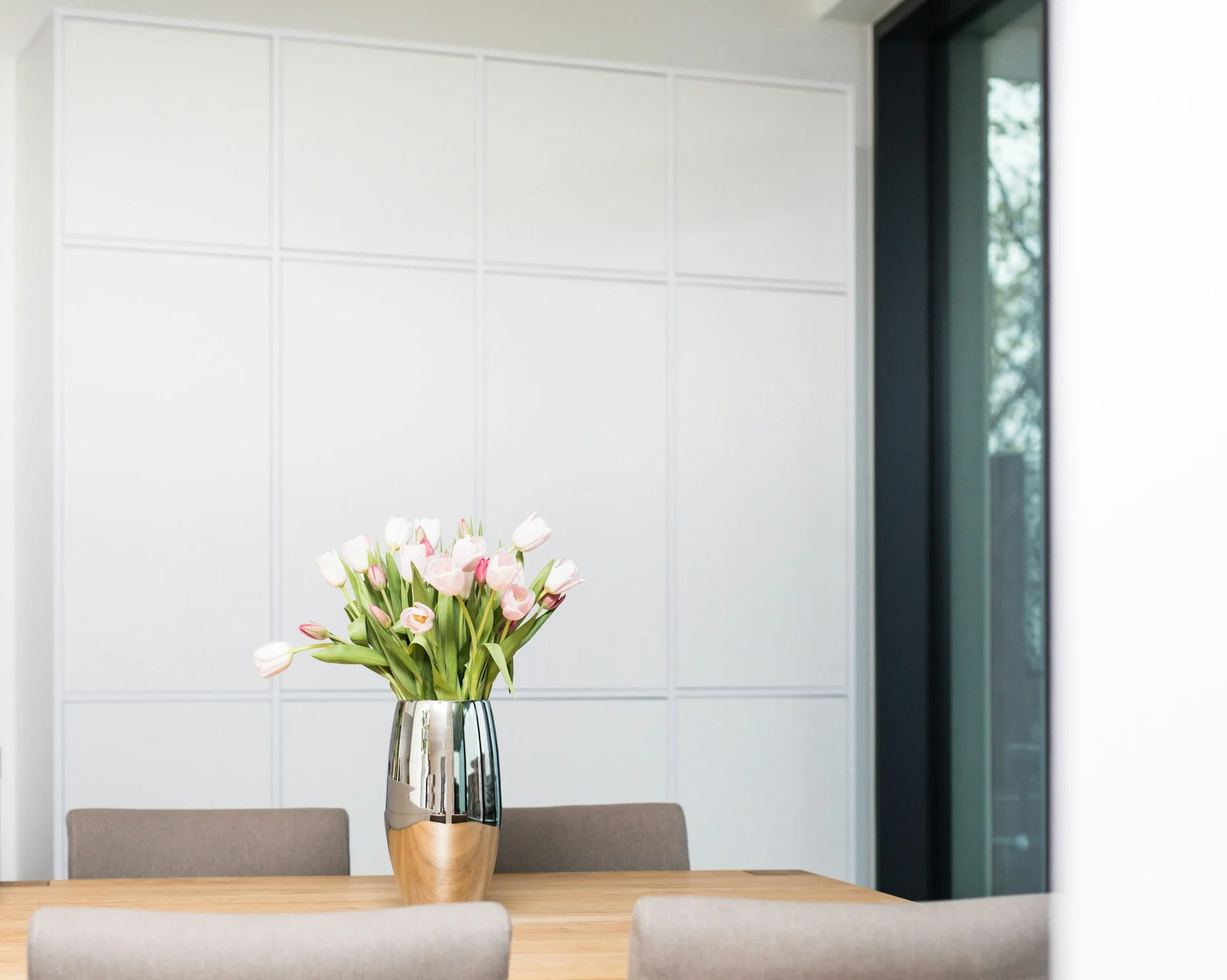 Weitere Wohninspiration: Tisch und Einbauschrank von Pickawood.